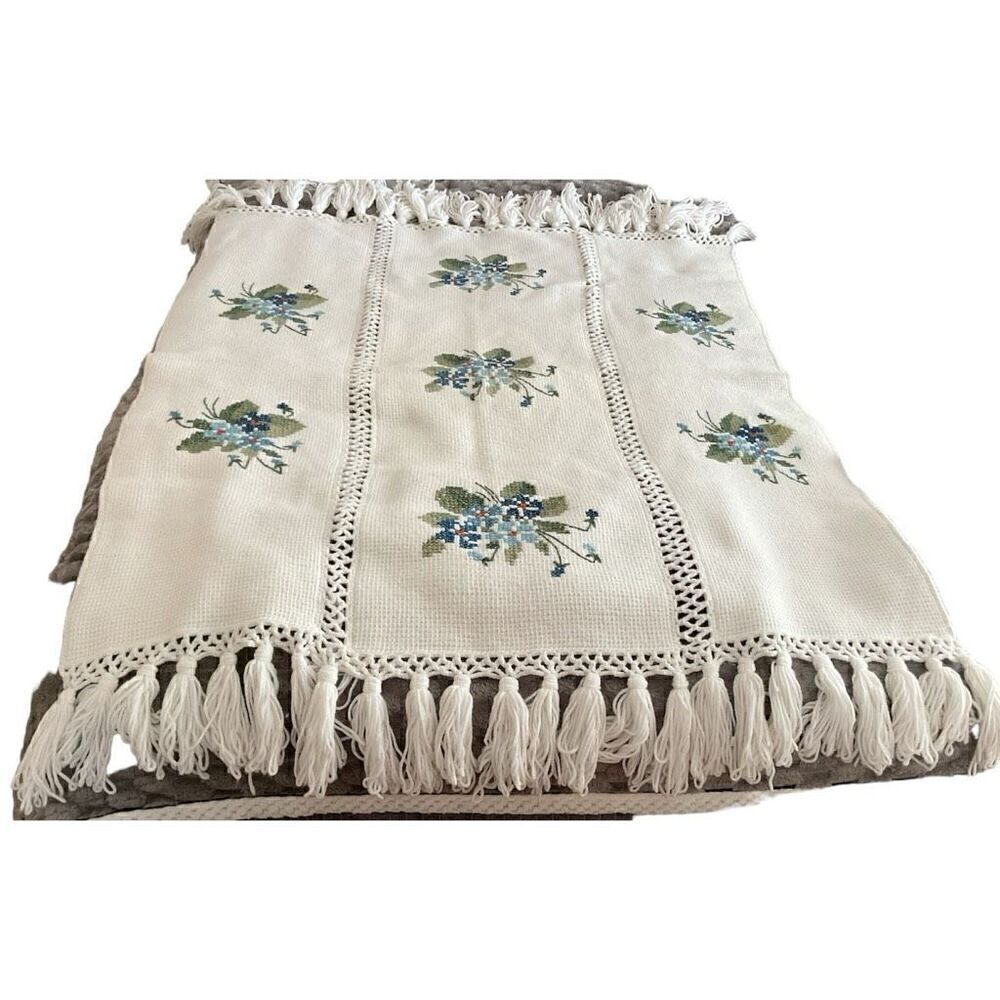 Extra Large Knit Blanket with Tassels NWOT 44” X 52.5”